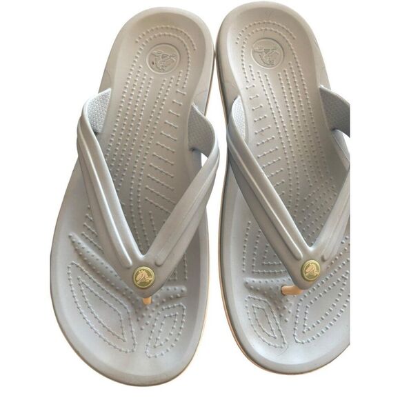 Crocs Unisex Classic Flip Flops M8 / W10 Light Gray Rubber Slip-Resistant Comfor - Picture 3 of 9